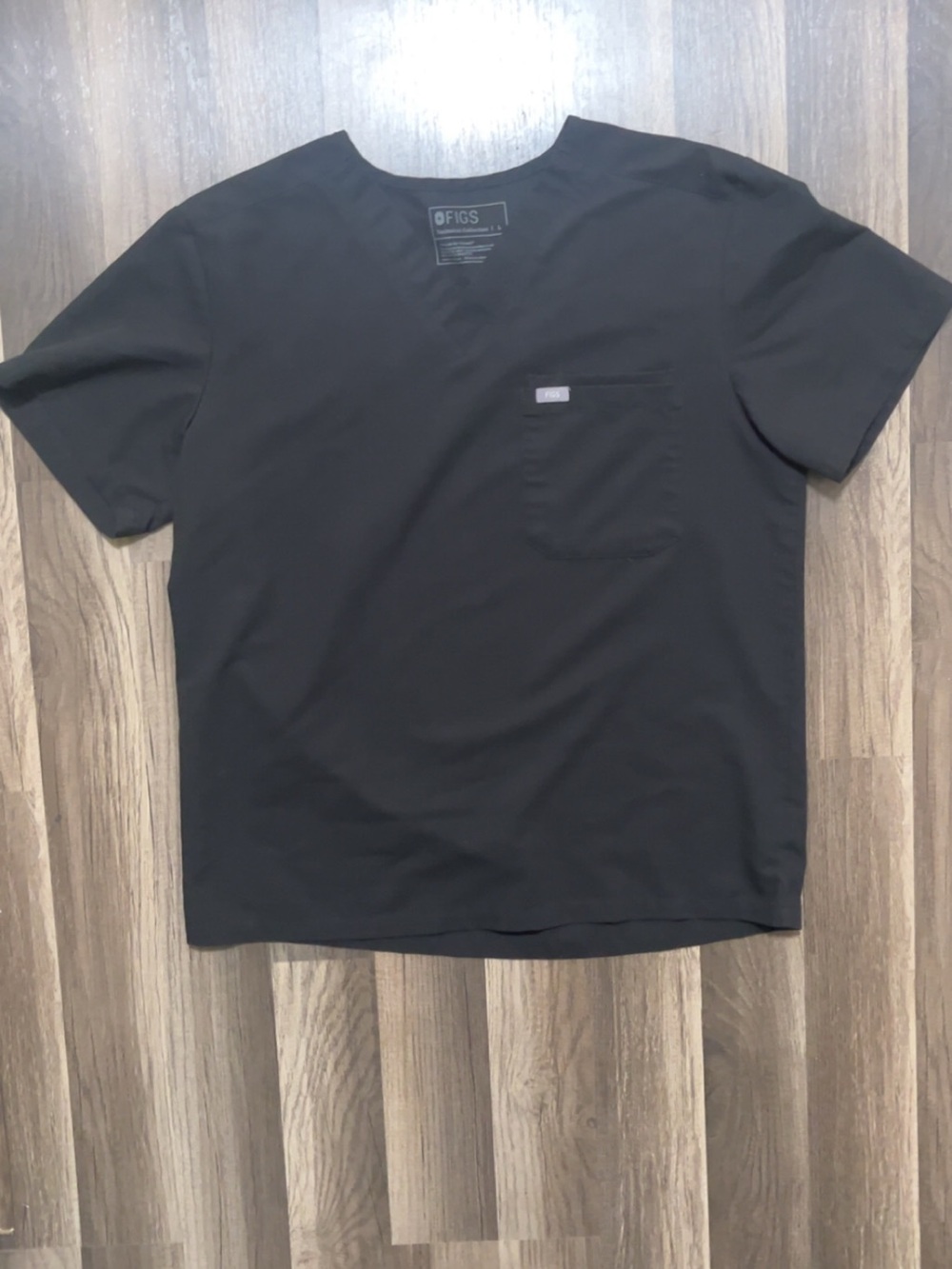 FIGS Leon Three-Pocket Scrub Top Men’s Large Black Shirt